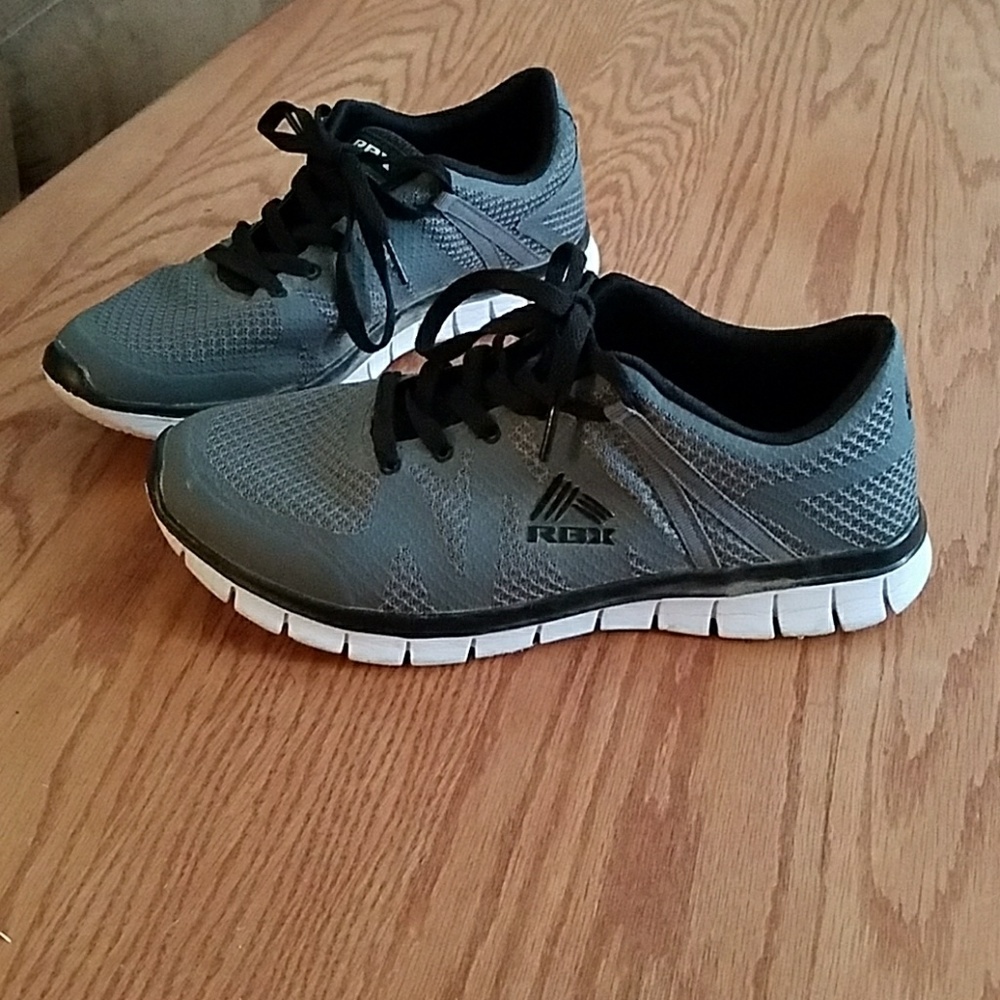 Athletic shoes